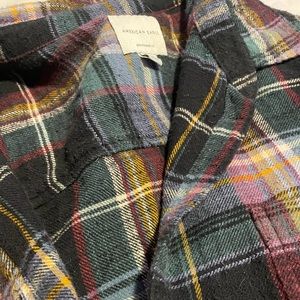 AMERICAN EAGLE boyfriend style button up